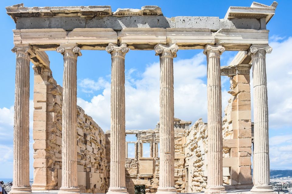 ギリシャの観光収入、10ヶ月の好調でパンデミック前の水準を上回る