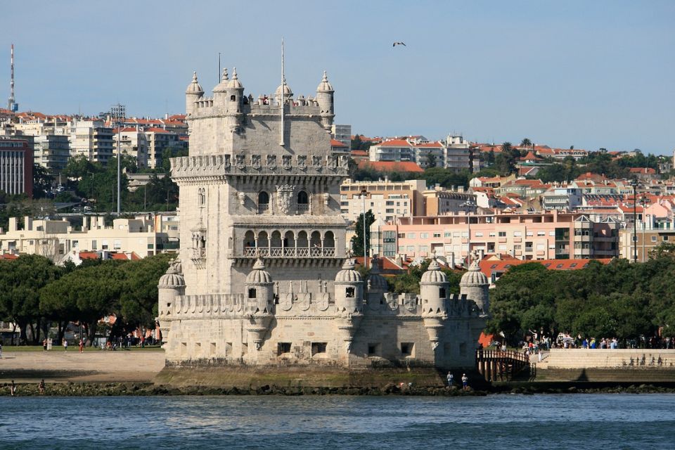 リスボン、規制に関する議論の中で観光影響調査を承認
