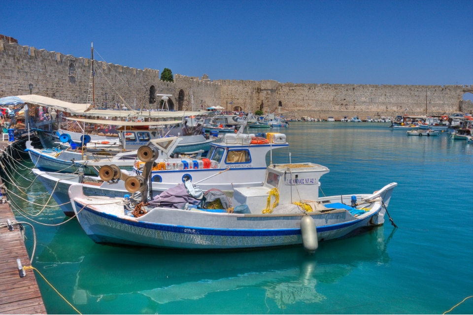 ギリシャ観光、2024年初頭に記録的な水準に急上昇