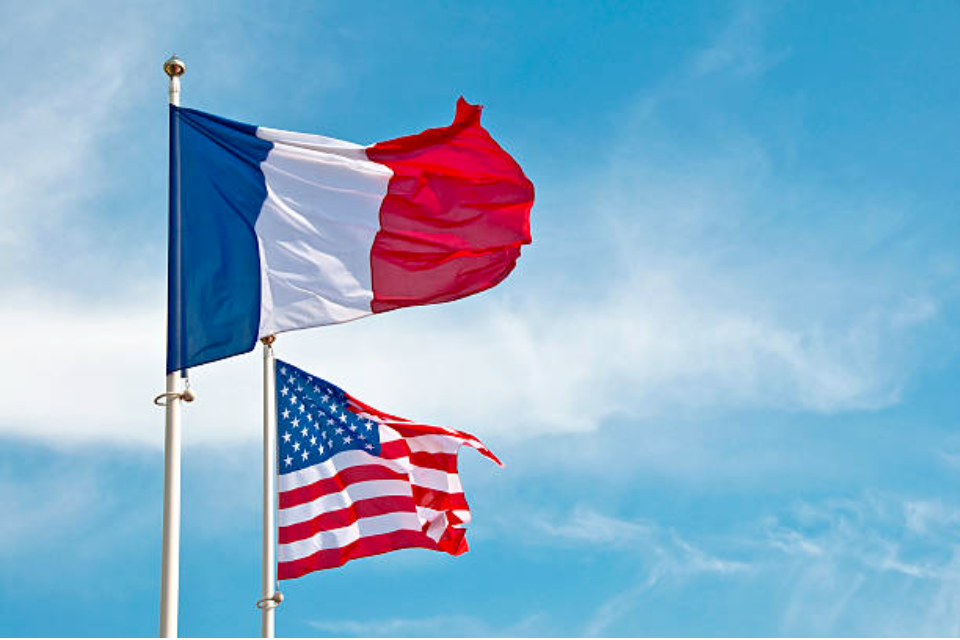 フランスと米国、投資家誘致のための新ビザ協定を発表