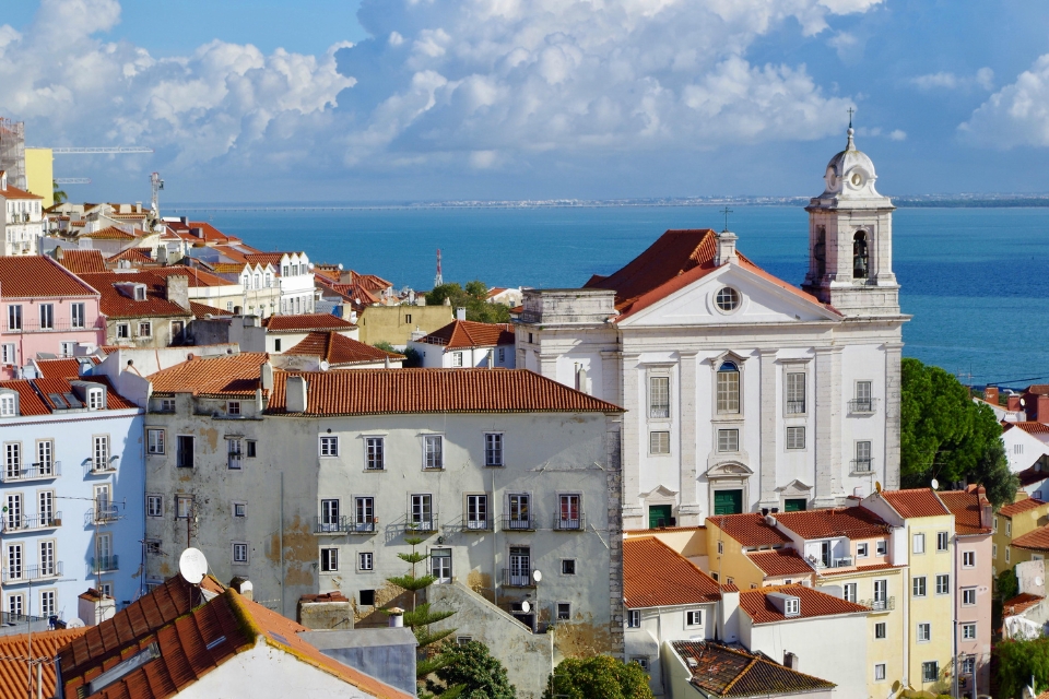 リスボン、9月からの観光税倍増を承認