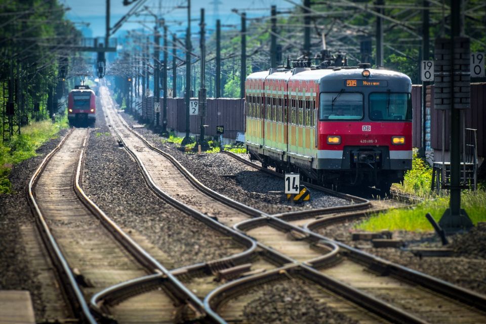 ラトビア、タルトゥとリガを結ぶ旅客鉄道路線の延長を検討