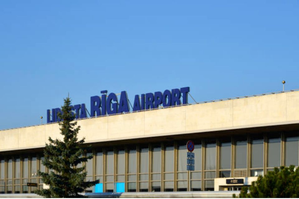 ラトビア当局、リガ空港での不法出国者急増を報告