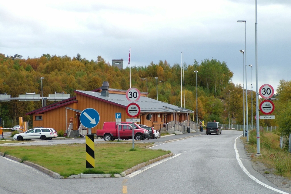 ノルウェー、国境強化でロシア人観光客の大半をブロック